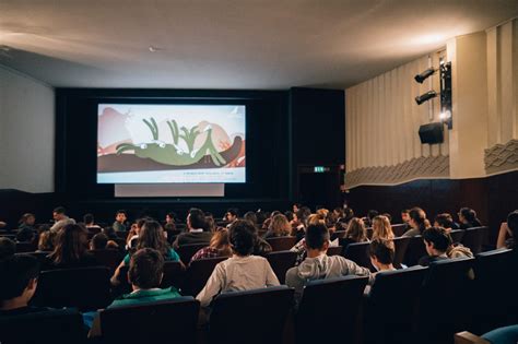 A Provocação Oscilante: Os Tempos Tumultuados do Festival de Cinema Independente de Teerã em 2017